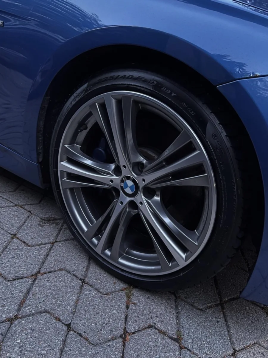 BMW 3 Series · Wheel & tire after detailing